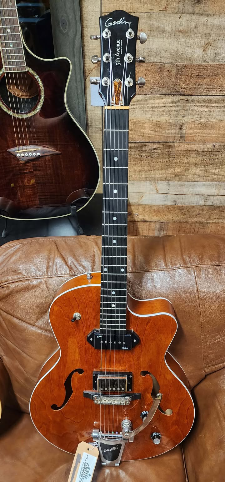 Godin -Hollow Body - 5th Avenue -Uptown Custom Havana Brown