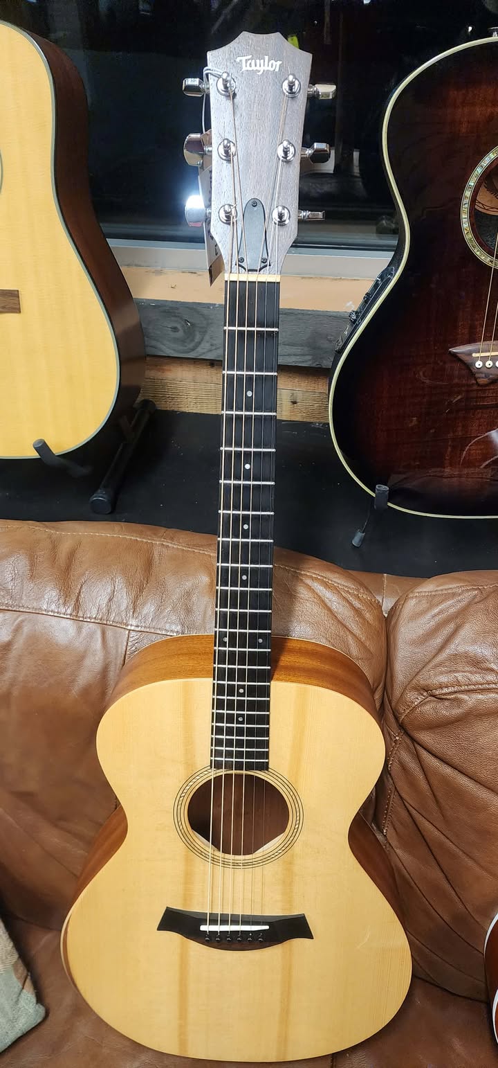 Taylor - Acoustic Guitar - Academy 12 - Natural