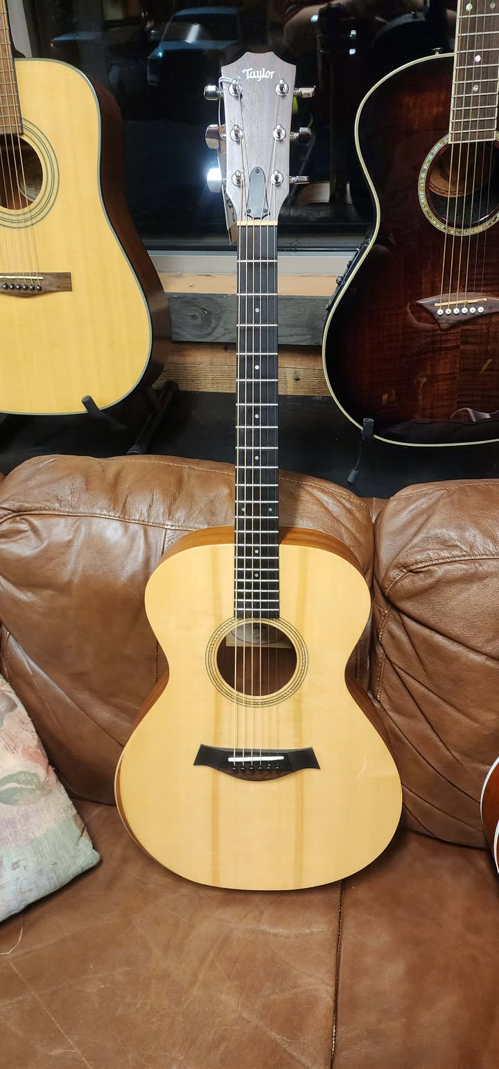 Taylor - Acoustic Guitar - Academy 12 - Natural