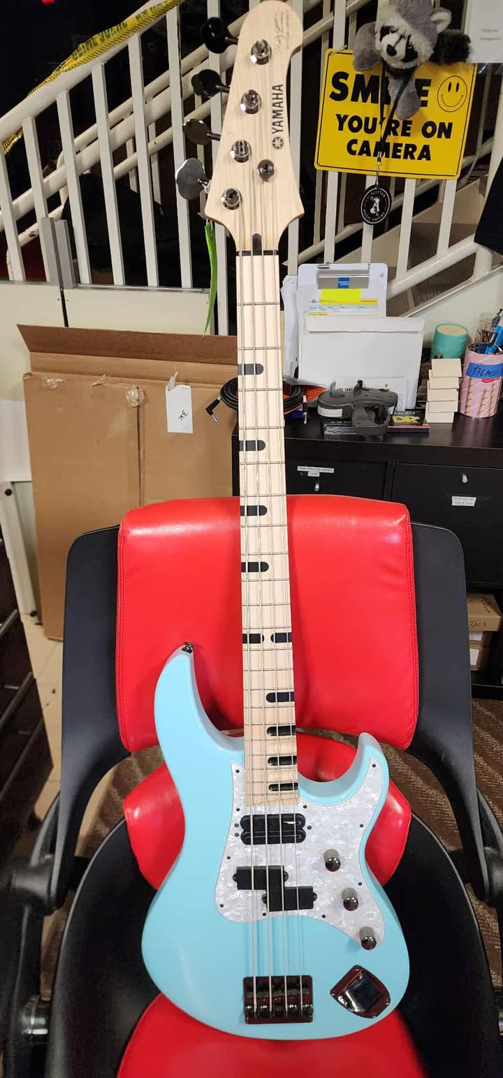Yamaha Billy Sheehan Attitude Limited 3 Bass Guitar- Sonic Blue